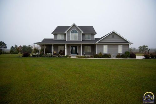 18123 Ratner Rd, Overbrook, KS 66524-8864