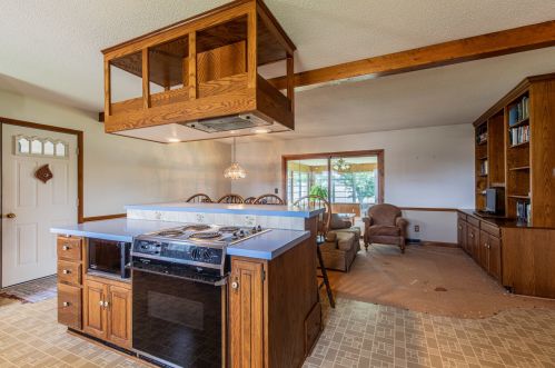 1019 Lora Ave, Hollowayville, IL 61356-1020