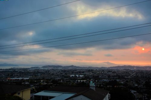 2502 Mira Vista Dr, Richmond, CA 94530-1458