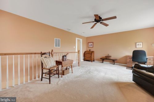 15 Leeds Ct, Lancaster PA  17602-4676 exterior