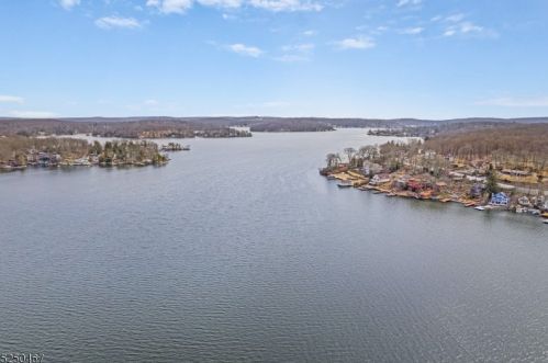 329 Squaw Trl, Andover, NJ 07821-2967