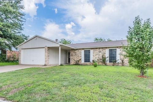 10026 Deer Hollow Dr, Dallas, TX 75249-1529