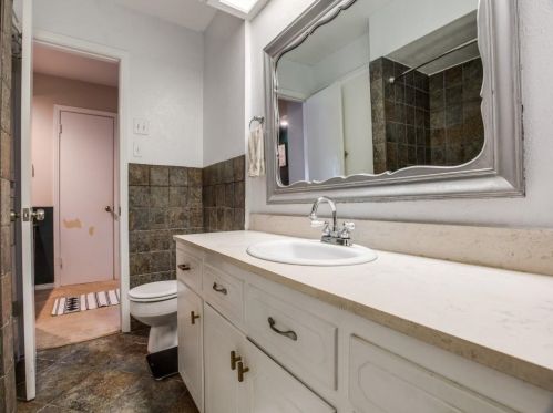 9733 Estate Ln, Dallas TX  75238-1849 exterior