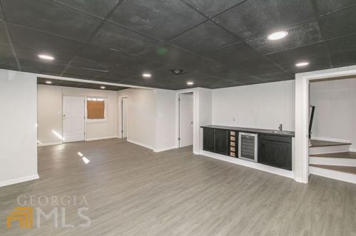 3007 Dogwood Dr, Atlanta GA  30344-3905 exterior
