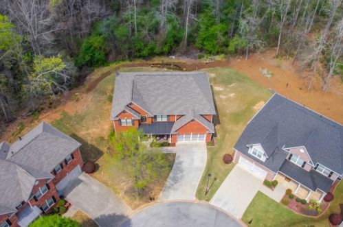 3238 Brookwood Oak Ln, Lilburn, GA 30047-8110