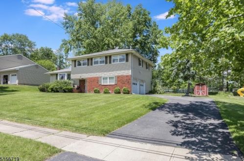 32 Rockaway Pl, Parsippany, NJ 07054-1639