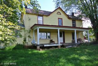 111 Dennis Rd, Castleton, VA 22716-2516