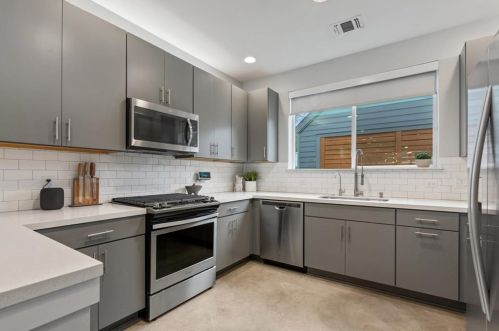 3213 Aldwyche Dr, Austin TX  78704 exterior