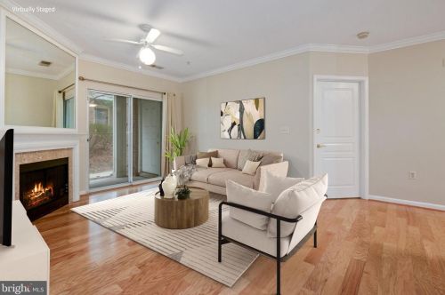 12919 Alton Sq, Herndon, VA 20170-5806