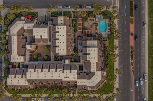 1200 Pacific Coast Hwy, Huntington Beach CA  92648-4849 exterior