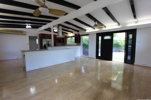 3086 Kaohinani Dr, Honolulu HI  96817-1040 exterior