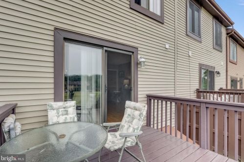 4 Crawford Ct, Trenton NJ  08690-3618 exterior