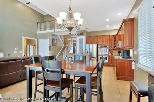 19 Carleton Dr, East Freehold NJ  07728-9273 exterior