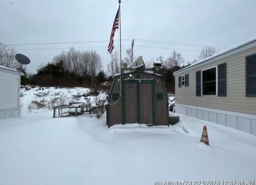 57 Oxbow Dr, Lewiston, ME 04240-2137