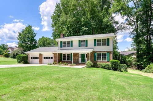 2175 Vine St, Lithonia, GA 30078-2662