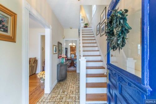 30 Monroe Ave, Dumont, NJ 07628-2715
