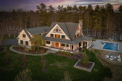 74 Saddle Trail Dr, Dover, NH 03820-5120