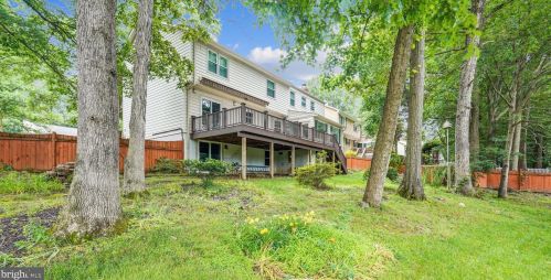 7300 Walnut Knoll Dr, Springfield, VA 22153-2017
