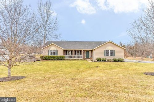 41 Lockhouse Rd, Falling Waters, WV 25419-4791