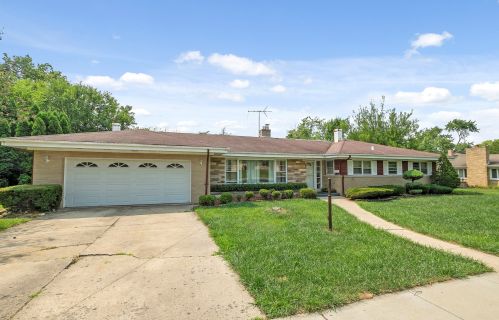 842 Verne Ln, Homewood, IL 60422-1127