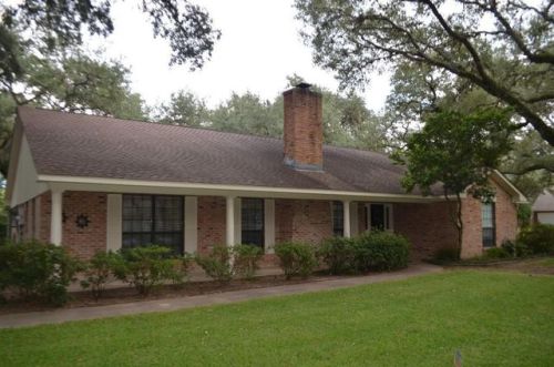 107 Becica St, Columbus, TX 78934-2001
