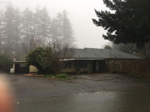924 7th St, Harbor, OR 97415-9209
