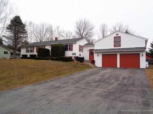 14 Rush Blvd, Millinocket, ME 04462-1716