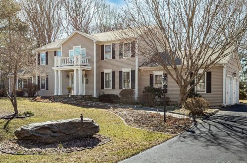 54 Craig Dr, Upper Stepney, CT 06468-2400