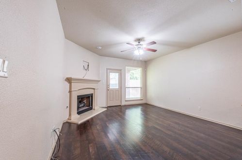 6673 Friendsway Dr, Fort Worth TX  76137-7541 exterior