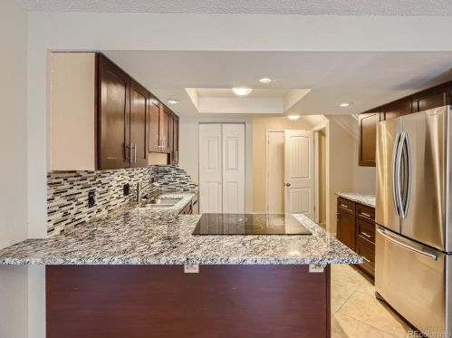 3014 Macon Cir, Aurora CO 80014-3092 exterior