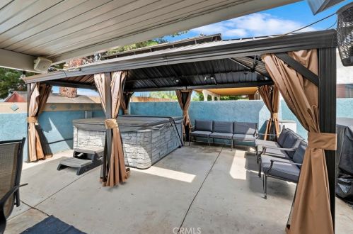 10331 Palmento Dr, Riverside CA  92505-1550 exterior