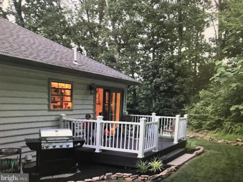 7703 Gnatstown Rd, Hanover PA 17331-6821 exterior