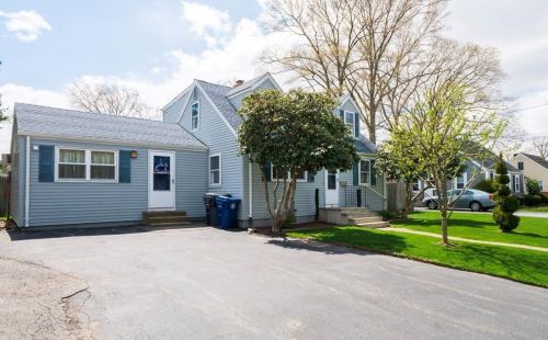 42 Guilford Dr, Warwick, RI 02886-1032