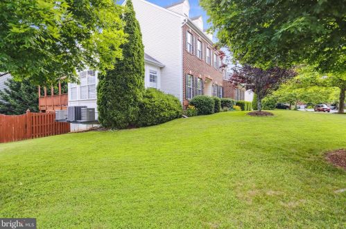 501 Antietam Ct, Purcellville, VA 20132-6163