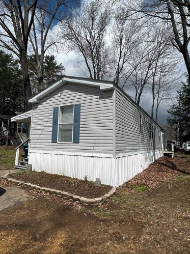 30 White Rock Cir, Tilton, NH 03276-5314