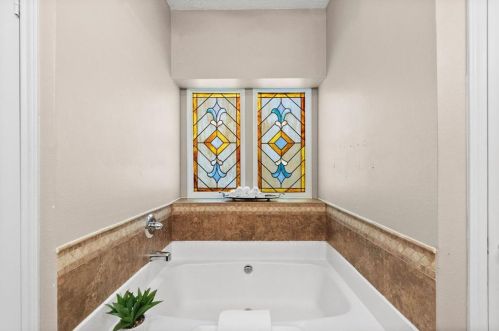 206 Deep Dl Ln, Conroe TX  77304-7208 exterior