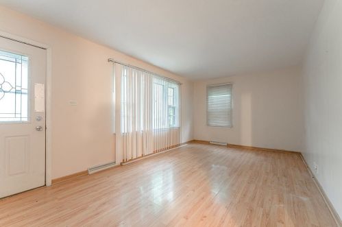 12735 Mcdaniels St, Chicago, IL 60803-2742