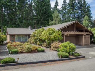 2027 153rd Ave, Bellevue, WA 98007-6325