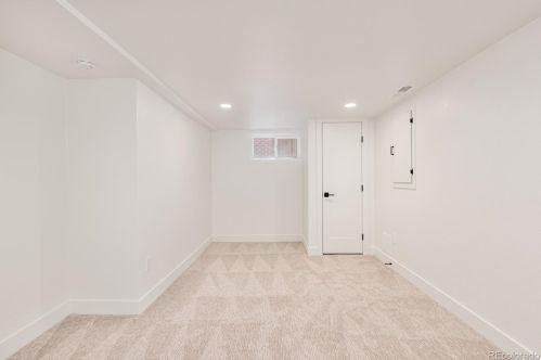 2028 Elm St, Denver CO  80207-3807 exterior