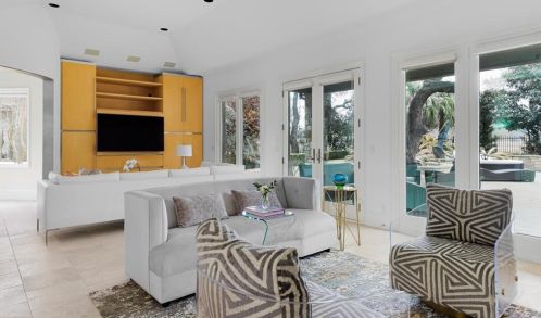 8300 Chalk Knl Dr, Austin TX  78735-1703 exterior