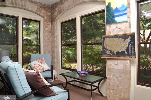 207 Valleybrook Dr, Lancaster PA  17601-4623 exterior