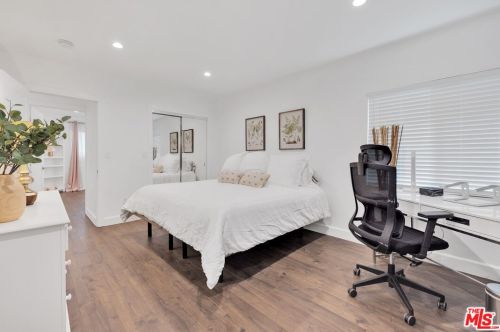 6222 Altura Ave, Glendale CA  91214-2325 exterior