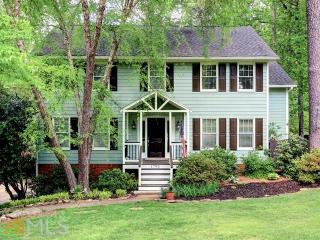 1795 Blackwillow Dr, Marietta, GA 30066-1954