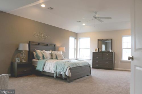 46 Stoneham Rd, Trenton NJ 08638-2746 exterior