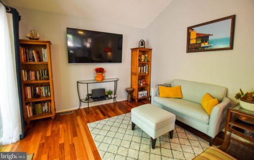343 Sayre Dr, Princeton NJ  08540-5839 exterior