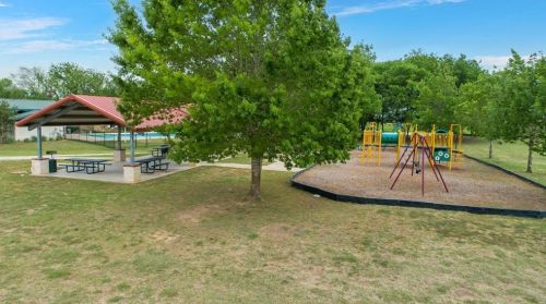 1649 Treeta Trl, Uhland TX 78640 exterior