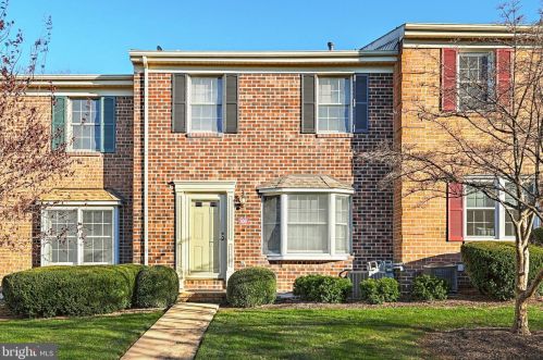 306 Chambers Rdg, York, PA 17402-8417