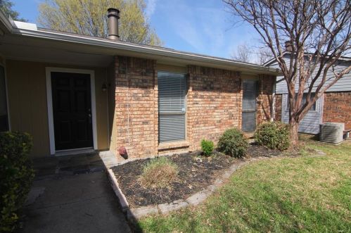 7568 Bigleaf Ln, Fort Worth TX  76137-1403 exterior