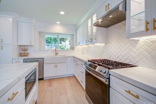 6372 Heil Ave, Huntington Beach CA  92647-4232 exterior
