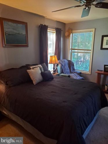 100 Chestnut Ave, Camden NJ  08107-2207 exterior